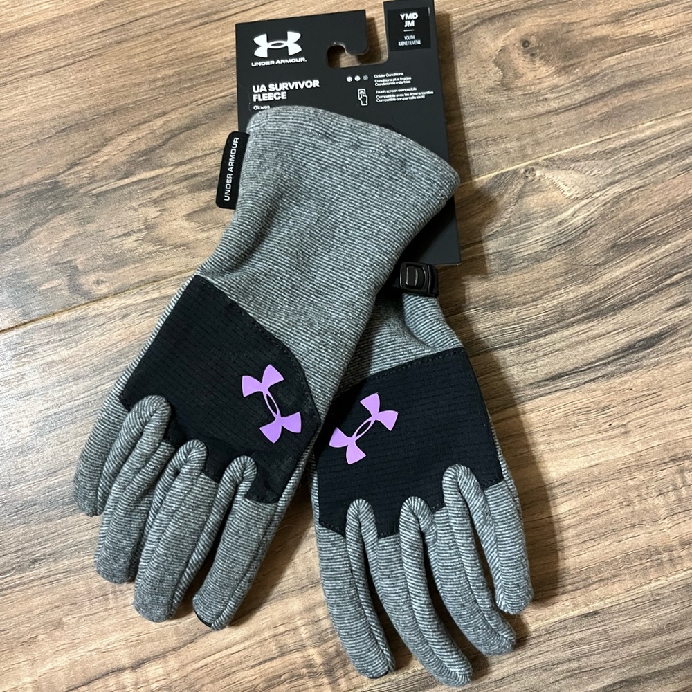 Girl’s Under Armour Gloves